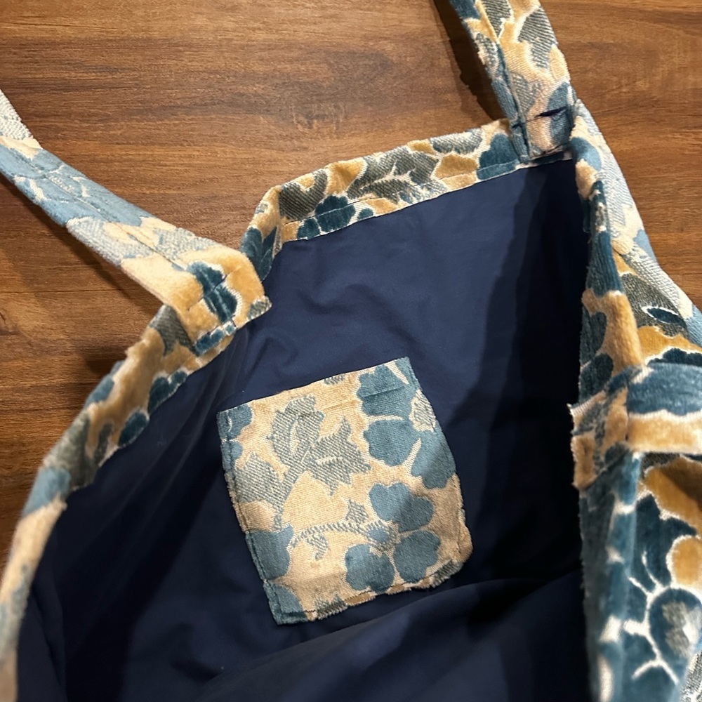 Oversized VINTAGE Tote - Picture 5 of 9